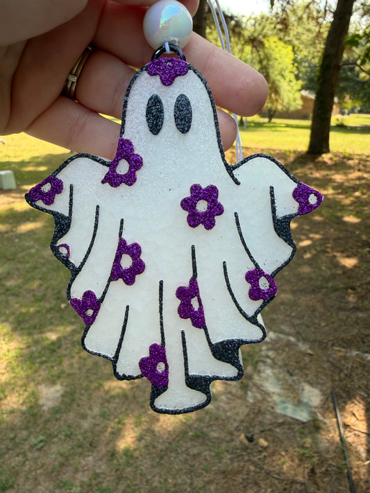 Ghost w/Flowers Freshie