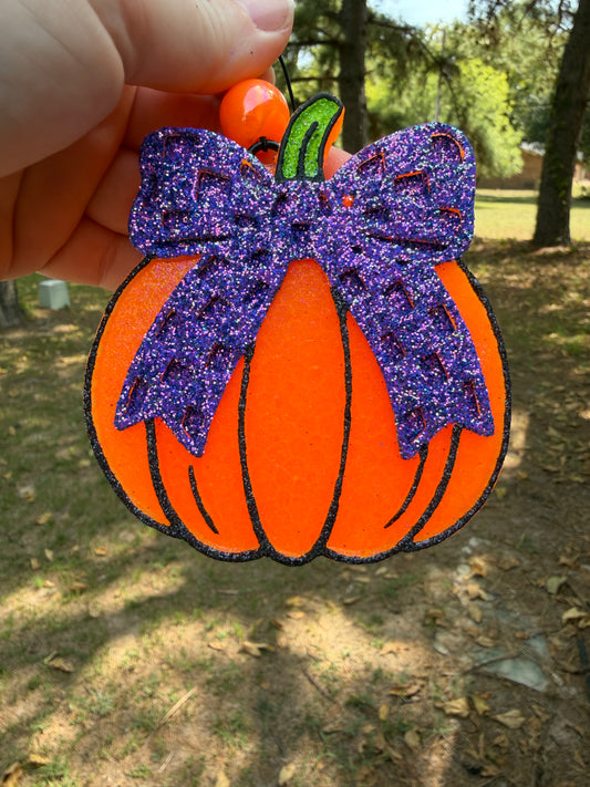 Pumpkin with Checker Bow Freshie